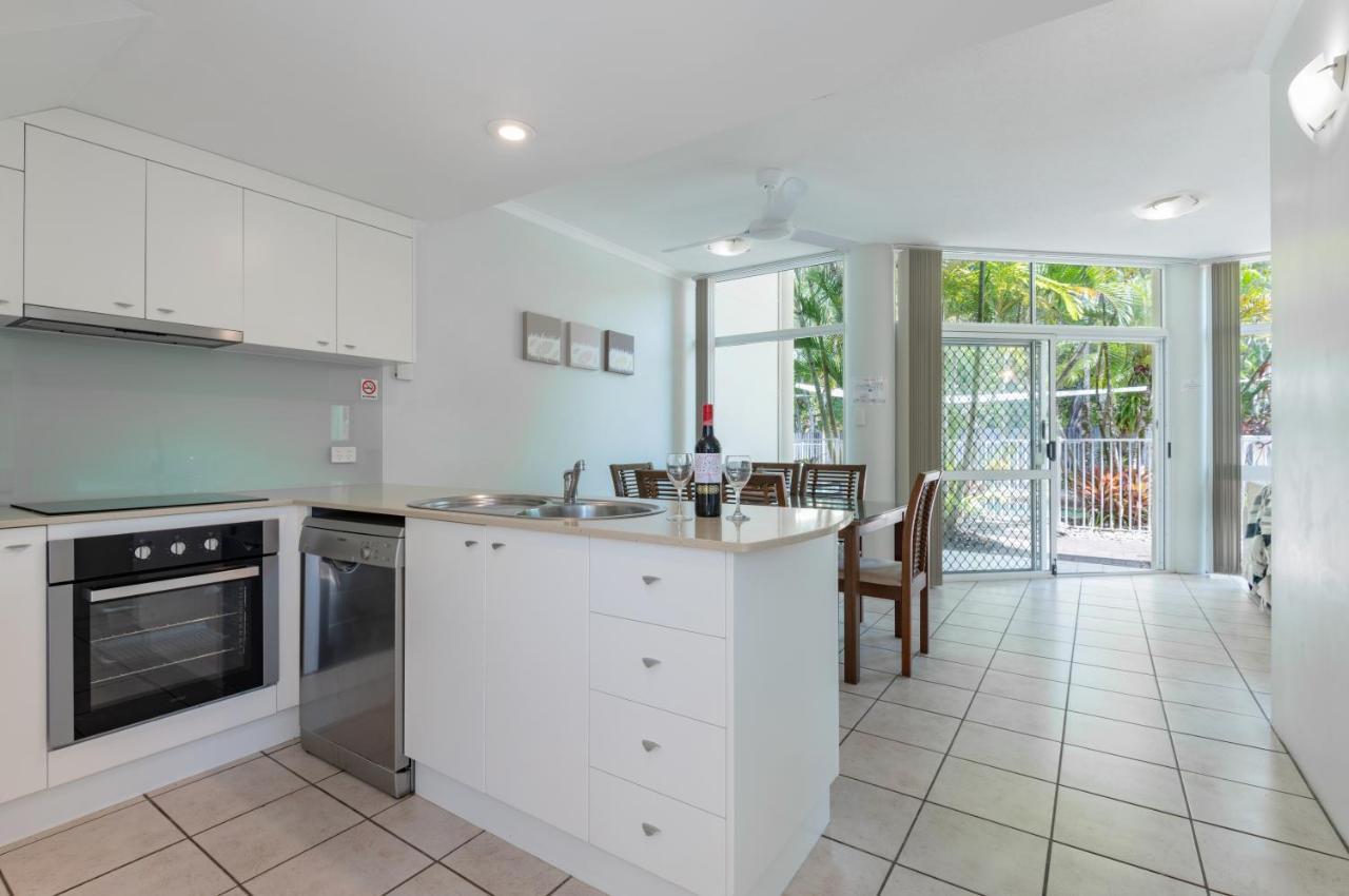 Tropical Nites Holiday Townhouses Port Douglas Kültér fotó